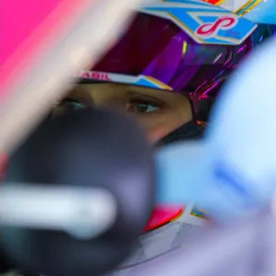 Olhar de Maria Bedin através do capacete